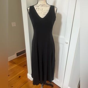 Eileen Fisher Black Sleeveless V-Neck Dress. Size: Small.